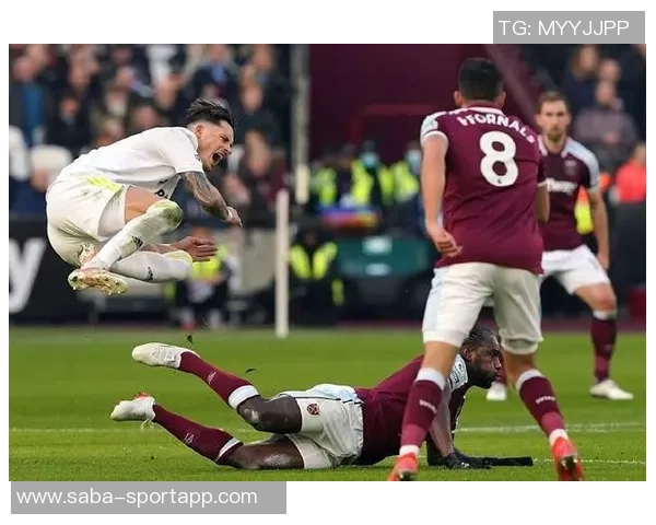 20岁梅努在曼联失意仅出场171分钟准备1月外租寻求新机会